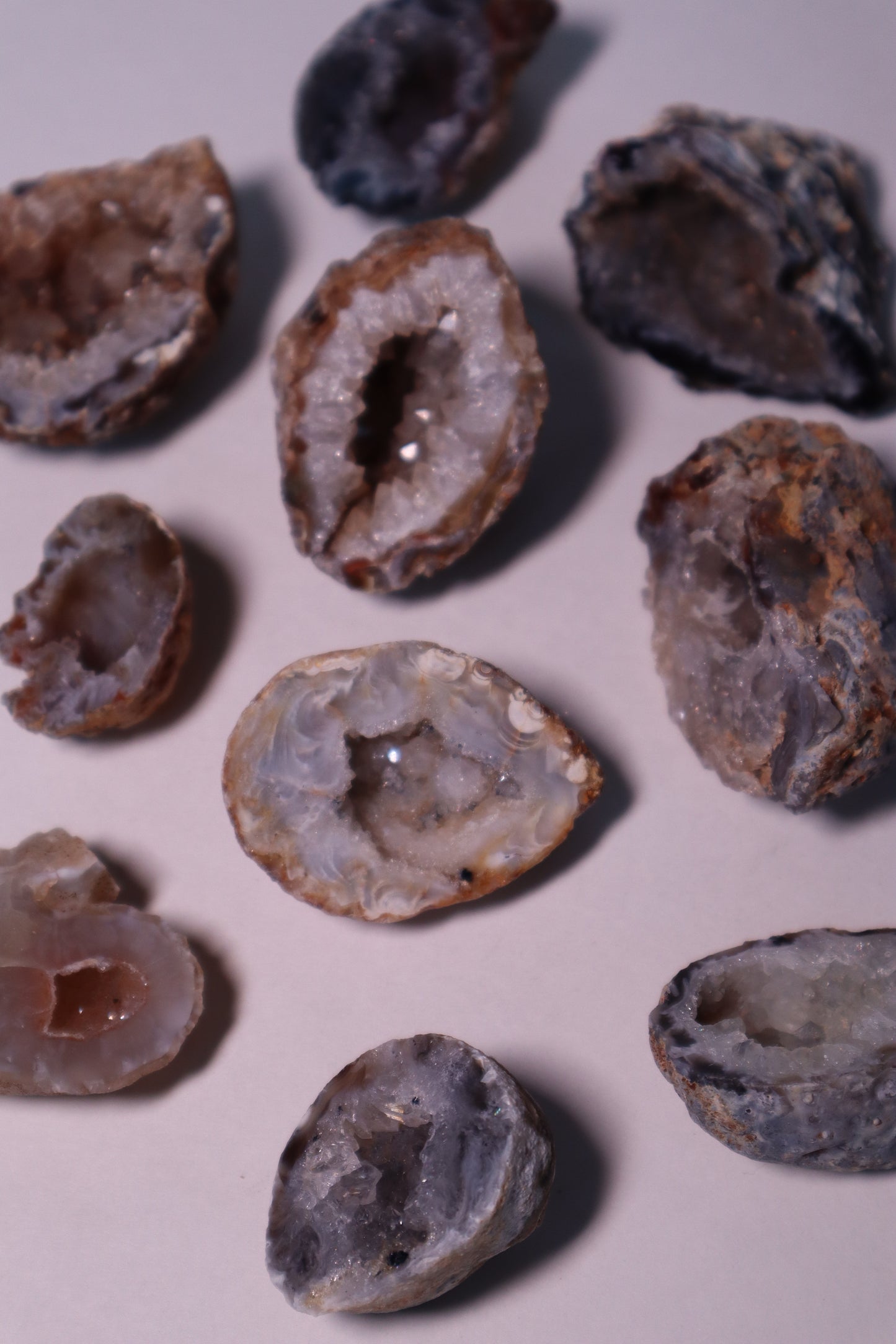 Agate Geode: A captivating and unique crystal formation, is celebrated for its inner beauty concealed within its rough exterior.