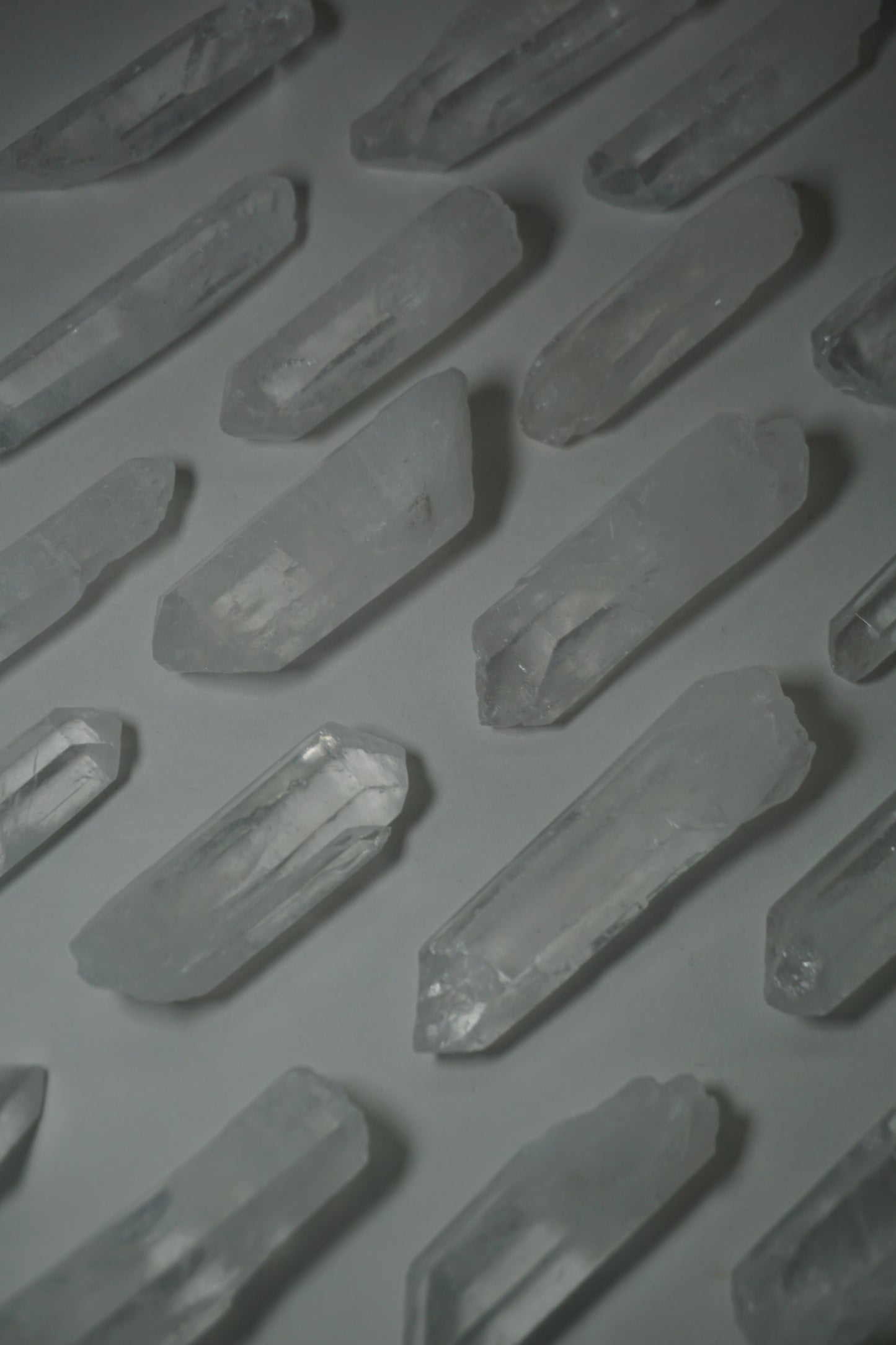 Clear Quartz: A universally revered and versatile crystal, is celebrated for its pure and transparent appearance. As a powerful amplifier of energy, Clear Quartz is believed to enhance intention-setting, manifestation, and the properties of other crystals.