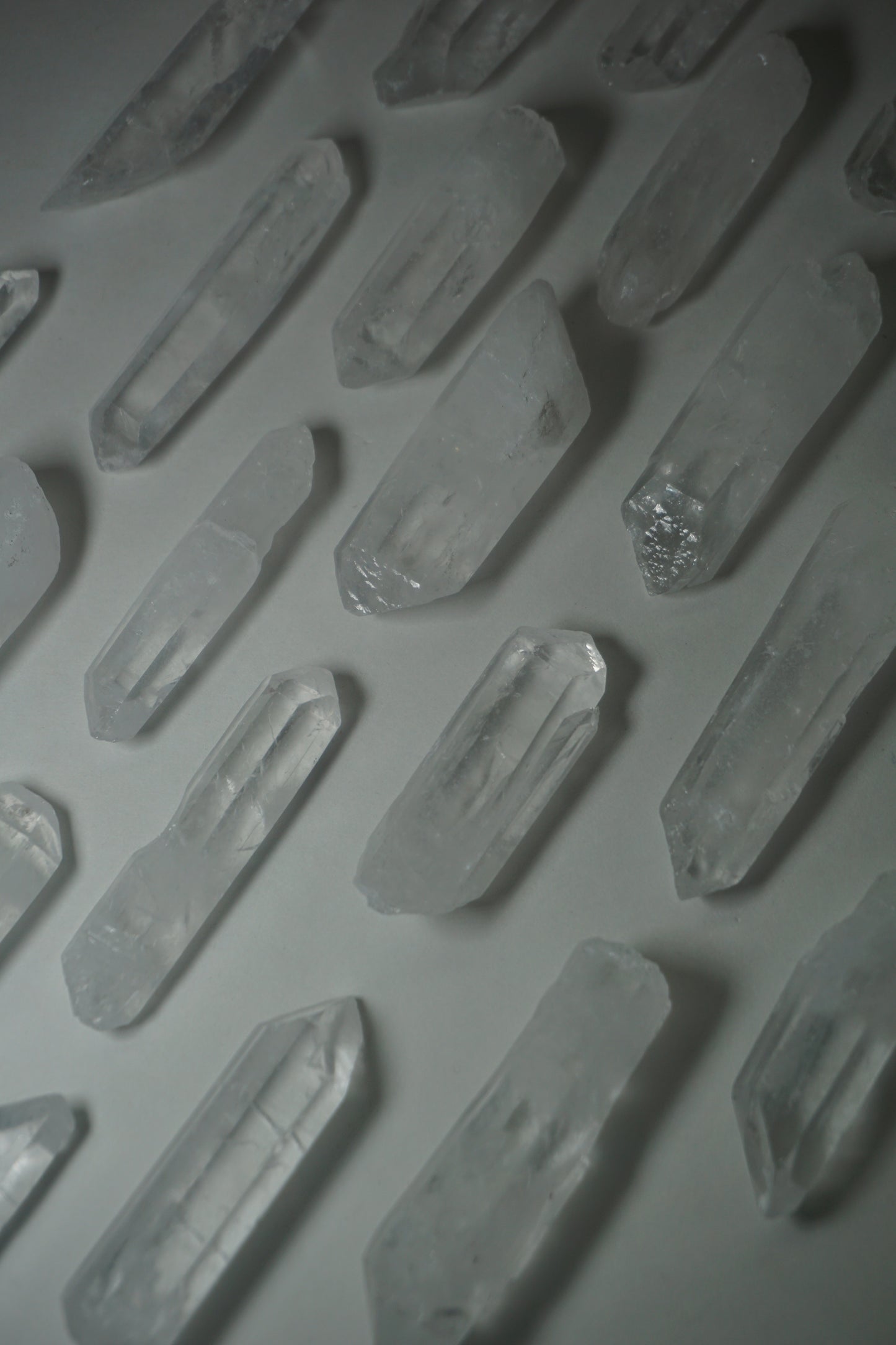 Clear Quartz: A universally revered and versatile crystal, is celebrated for its pure and transparent appearance. As a powerful amplifier of energy, Clear Quartz is believed to enhance intention-setting, manifestation, and the properties of other crystals.