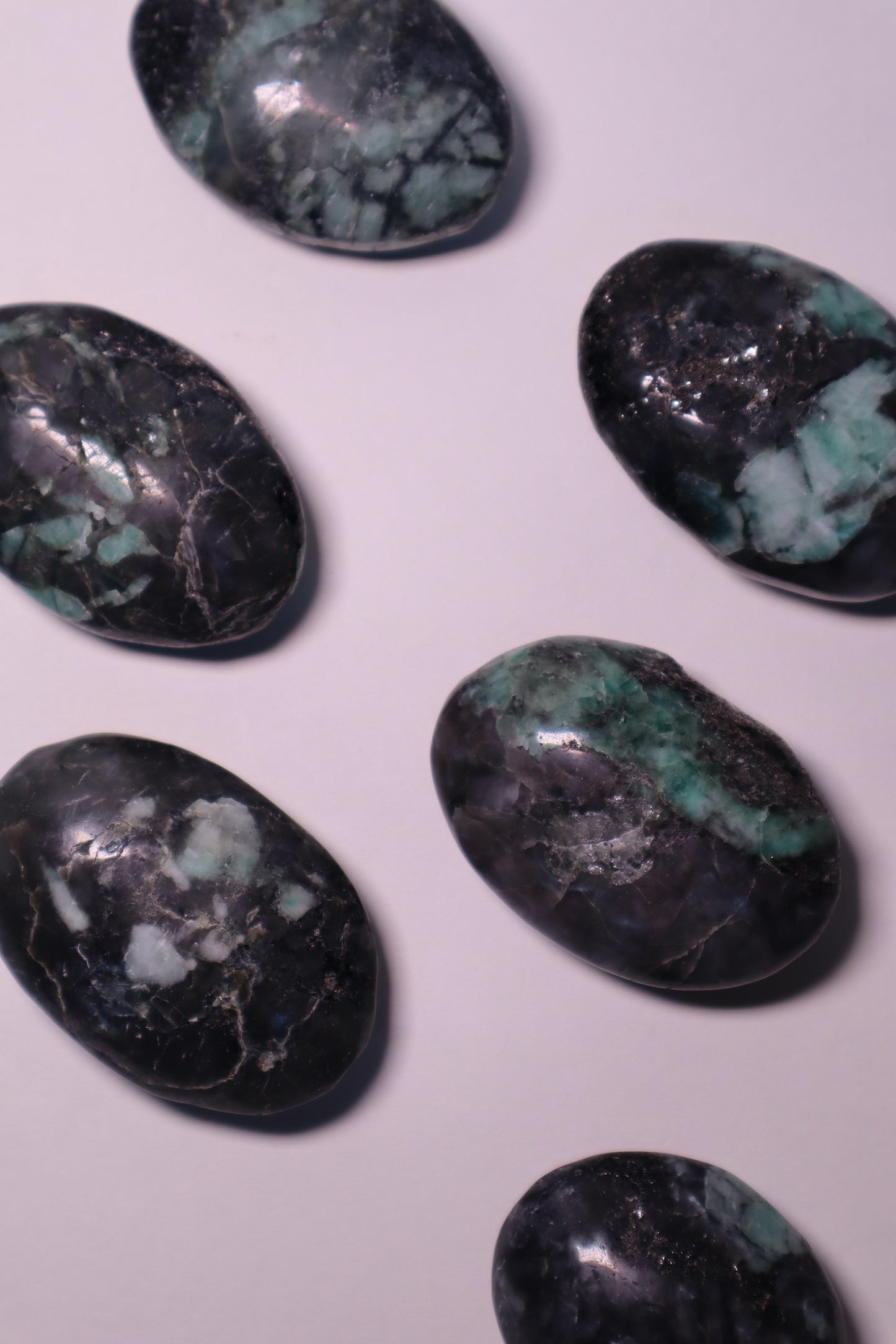Emerald: A mesmerizing green gemstone revered throughout history, is treasured for its profound metaphysical properties.