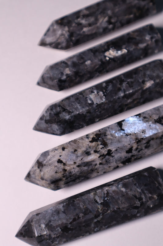 How Crystals Quietly Shape Our Daily Lives