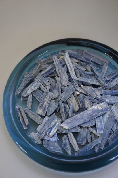Blue Kyanite: A wonderful meditation and healing stone. It will never hold negative vibrations or energy therefore will never require cleansing.