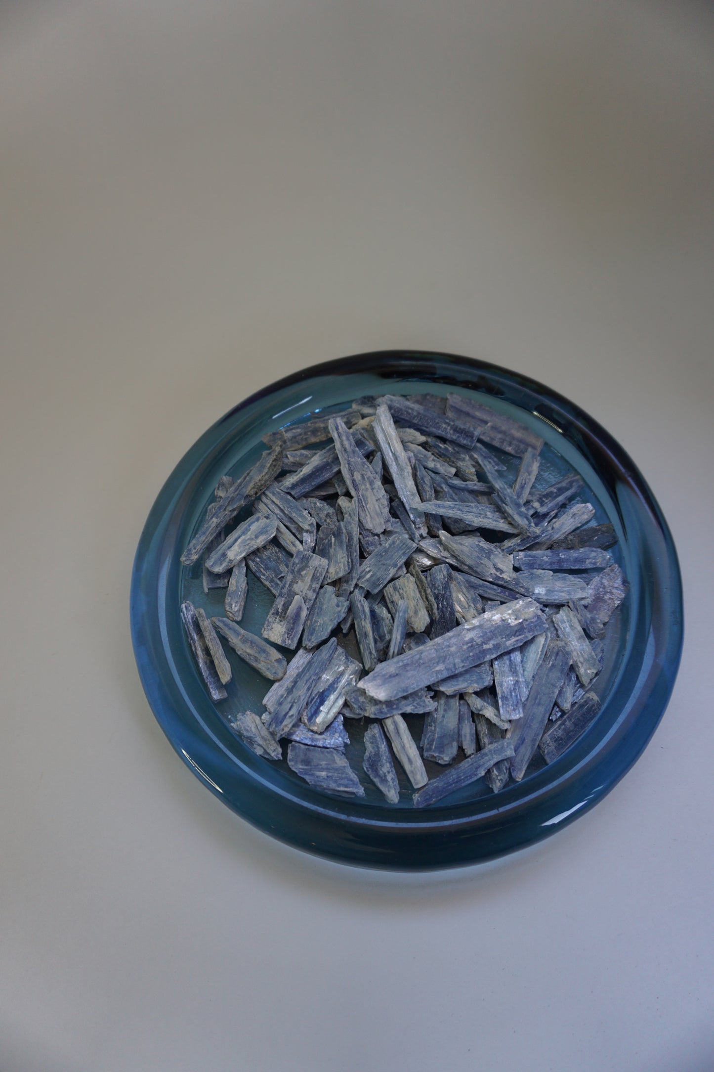 Blue Kyanite: A wonderful meditation and healing stone. It will never hold negative vibrations or energy therefore will never require cleansing.