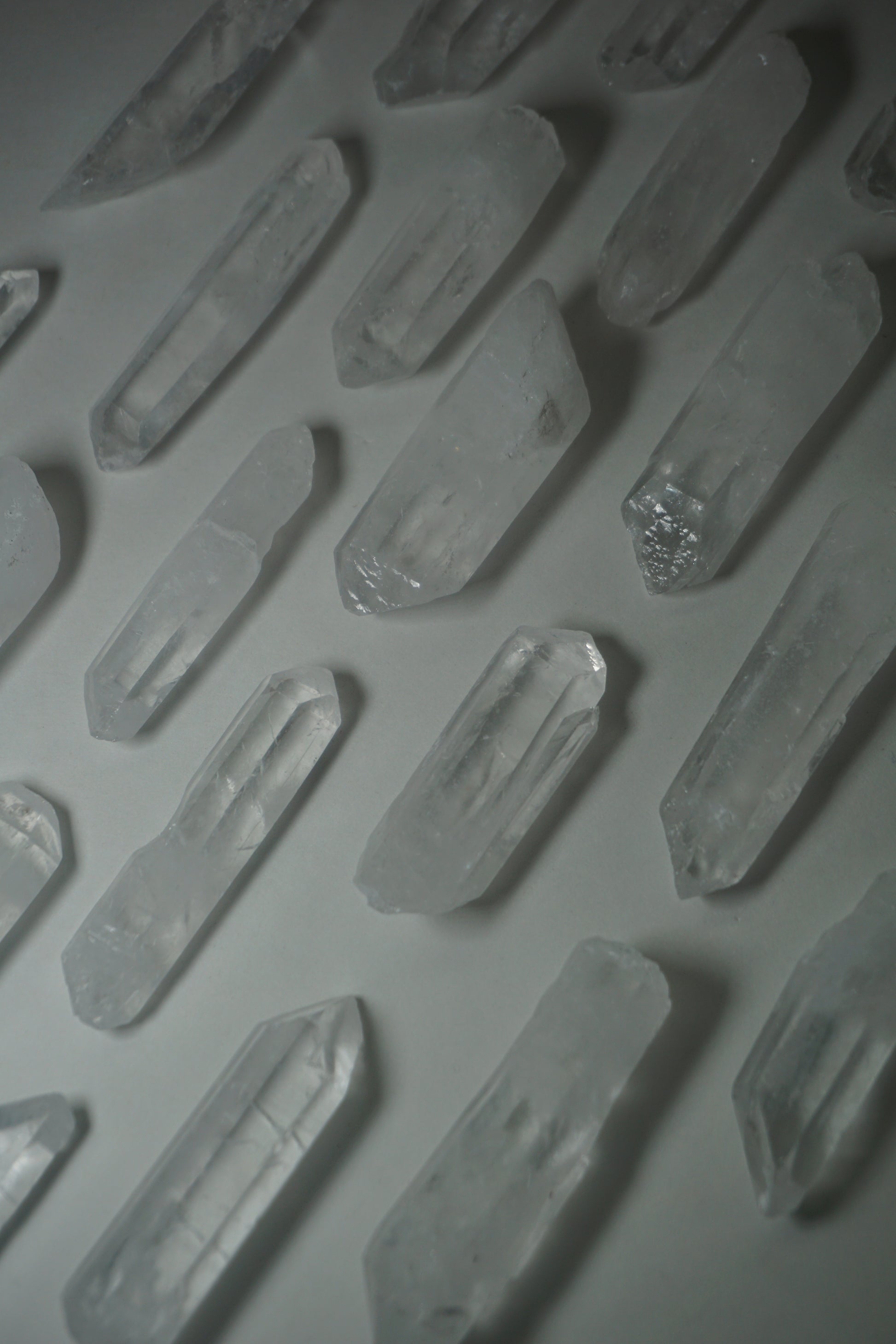 Clear Quartz: A universally revered and versatile crystal, is celebrated for its pure and transparent appearance. As a powerful amplifier of energy, Clear Quartz is believed to enhance intention-setting, manifestation, and the properties of other crystals.