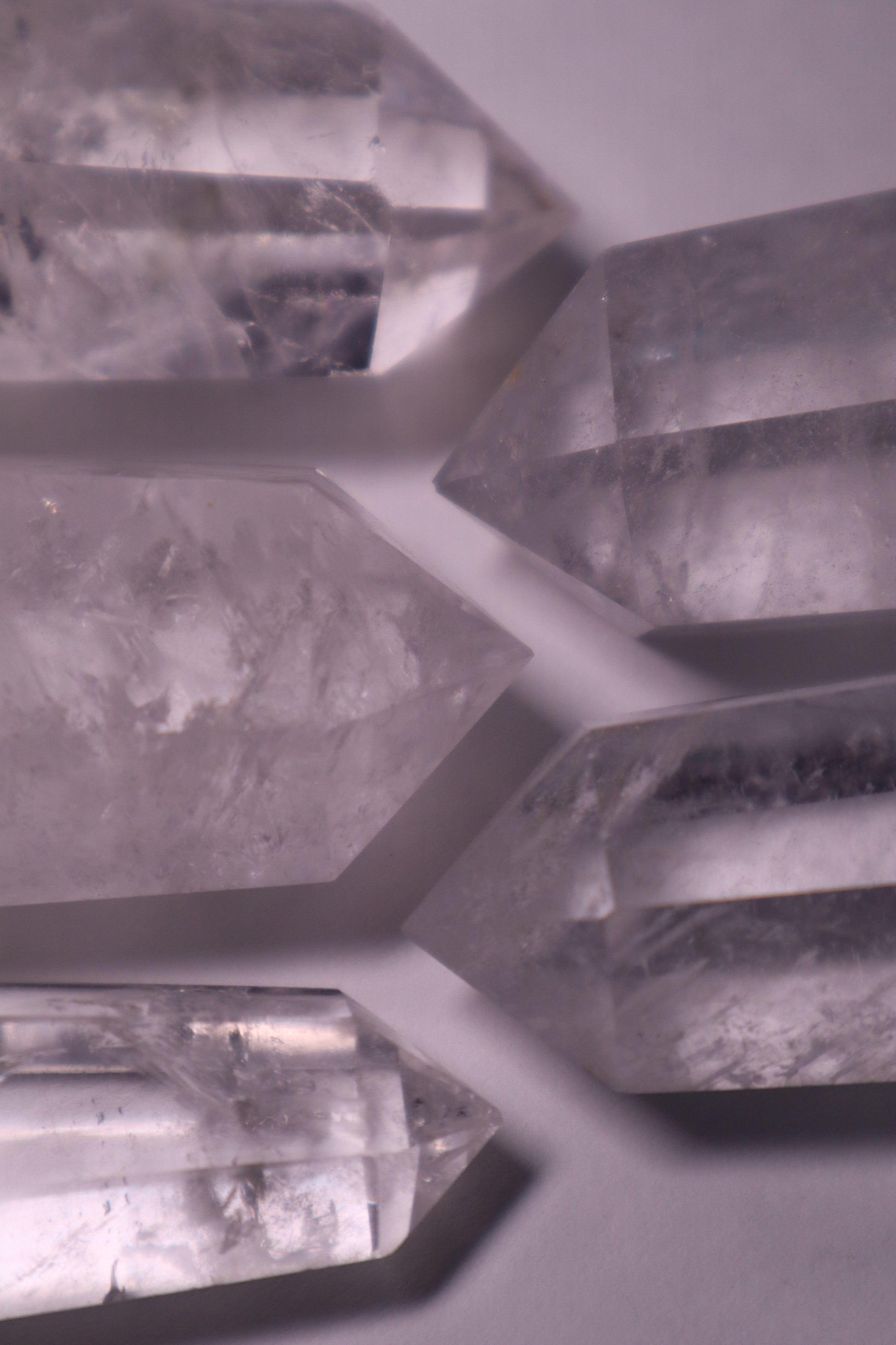 Clear Quartz: A universally revered and versatile crystal, is celebrated for its pure and transparent appearance. As a powerful amplifier of energy, Clear Quartz is believed to enhance intention-setting, manifestation, and the properties of other crystals.