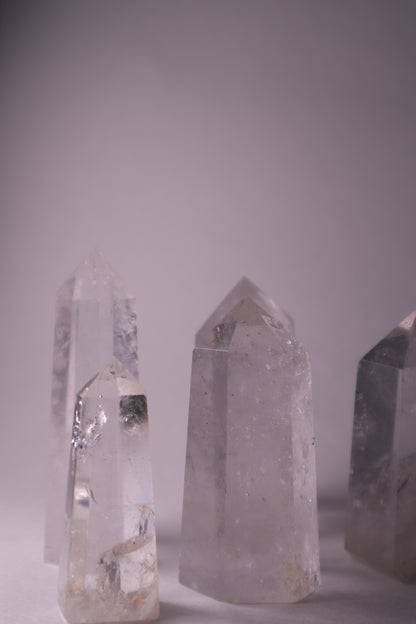 Clear Quartz: A universally revered and versatile crystal, is celebrated for its pure and transparent appearance. As a powerful amplifier of energy, Clear Quartz is believed to enhance intention-setting, manifestation, and the properties of other crystals.