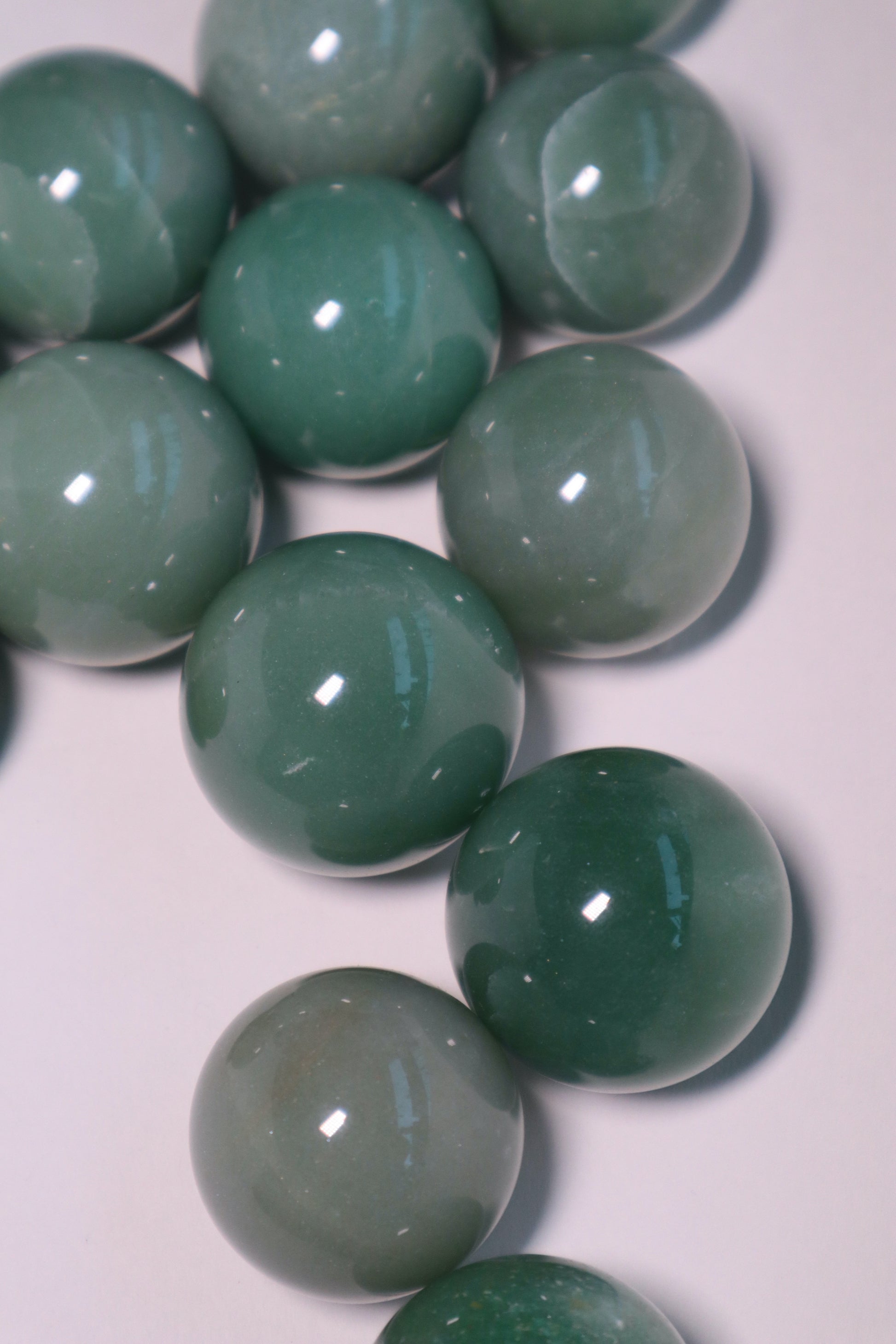 Green Aventurine: A radiant and soothing crystal, is celebrated for its vibrant green color and its ability to attract luck, abundance, and positivity.