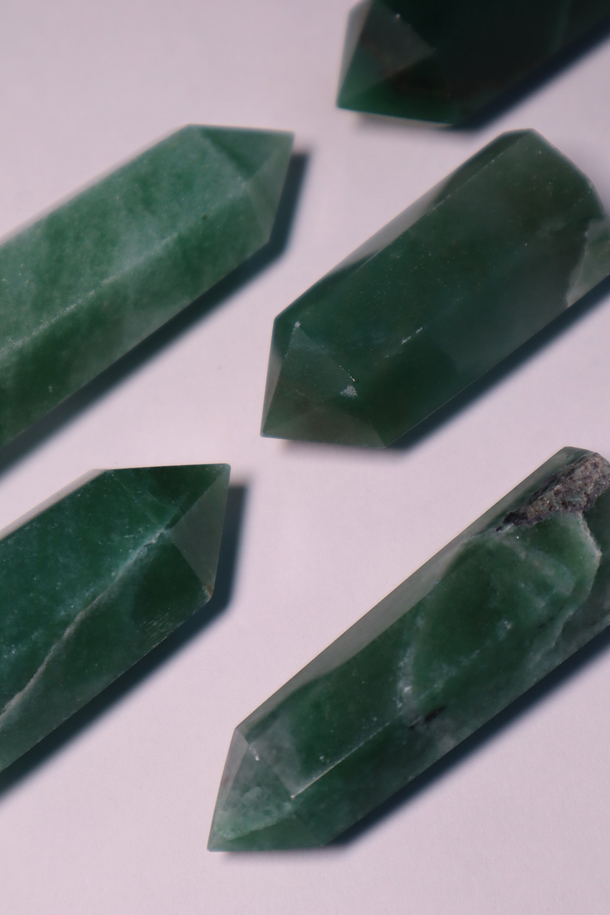 Green Aventurine: A radiant and soothing crystal, is celebrated for its vibrant green color and its ability to attract luck, abundance, and positivity.