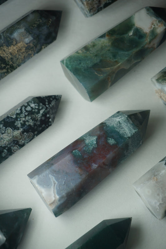 Moss Agate: A mesmerizing and earthy crystal, is treasured for its green hues and intricate patterns resembling lush moss-covered landscapes.