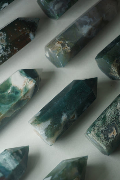 Moss Agate: A mesmerizing and earthy crystal, is treasured for its green hues and intricate patterns resembling lush moss-covered landscapes.