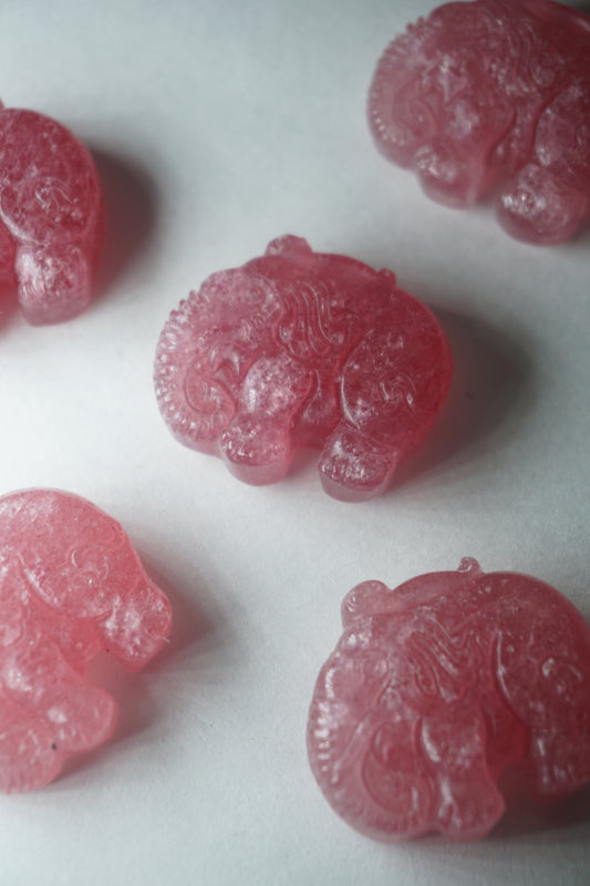 Strawberry Quartz: Embodying a high love frequency and a strong energy to generate a flow of happiness and joy. It is beneficial to ease your emotions and provide comfort during life changes.
